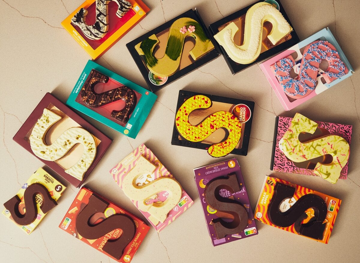 Chocoladeletters met verpakkingen