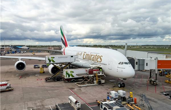 Emirates Airbus A380 op Schiphol