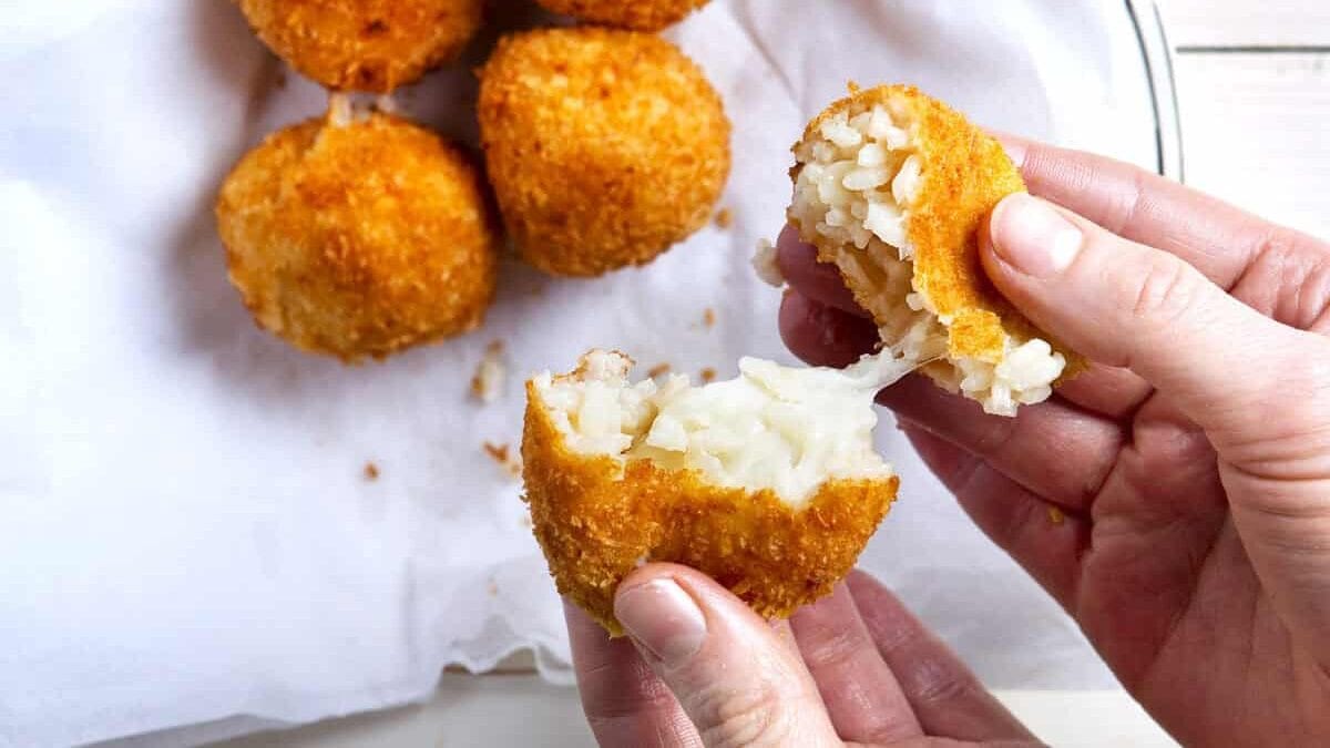 Gefrituurde risottoballetjes