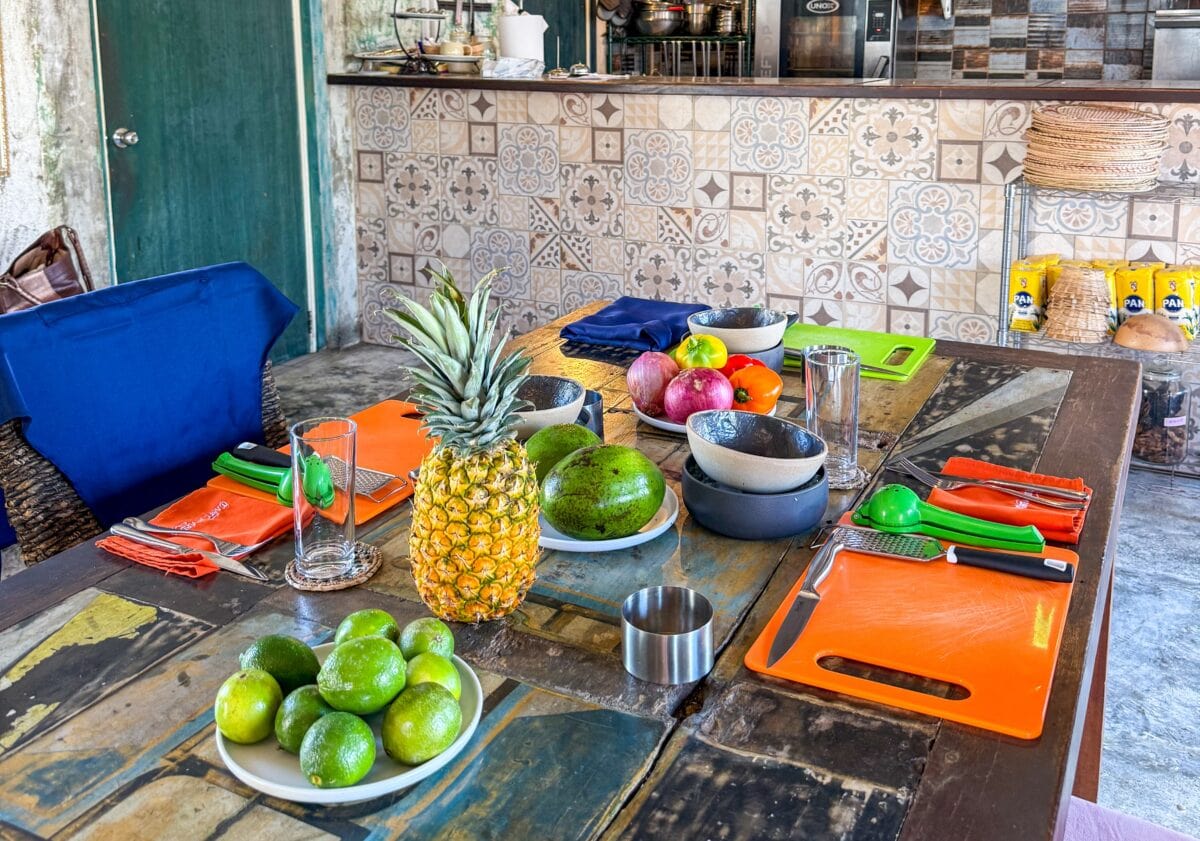 De keuken bij een kookworkshop bij Taste My Aruba