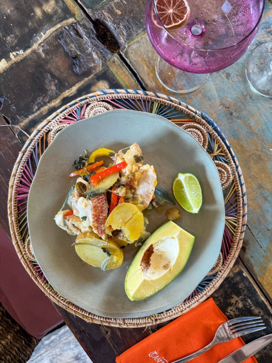 Pescabi smoor op een bord