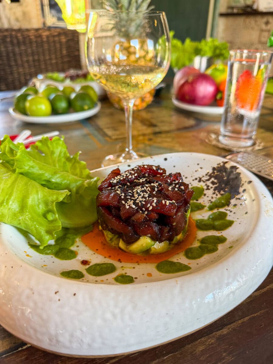 Tonijntartaar van Taste My Aruba