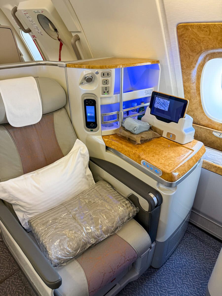 Business class stoel bij Emirates aan boord van de Airbus A380