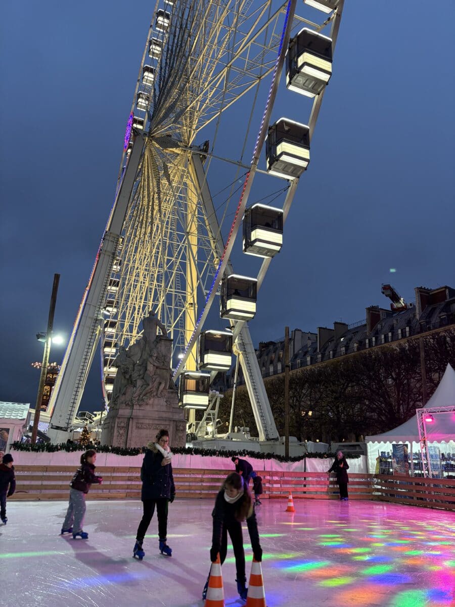 Schaatsen en reuzenrad kerstmarkt Parijs