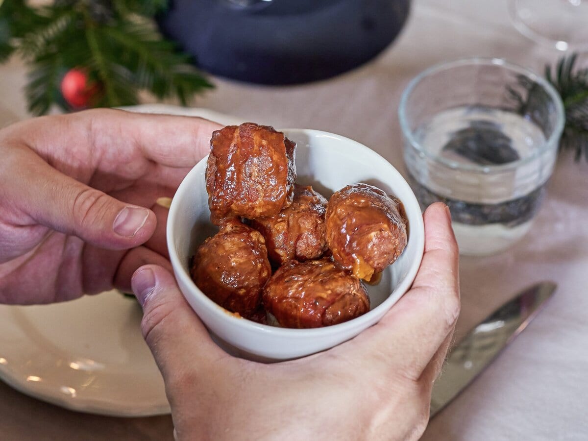 Moinkballs in een schaalte