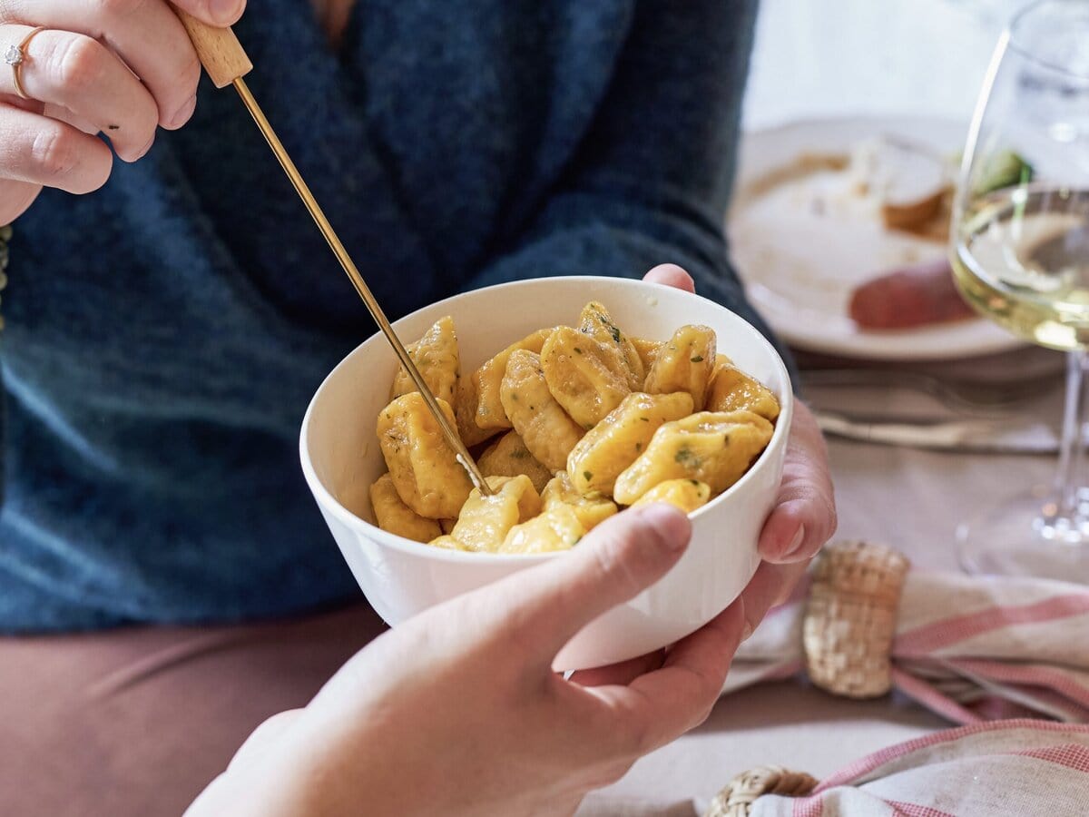 Pompoengnocchi in een bakje