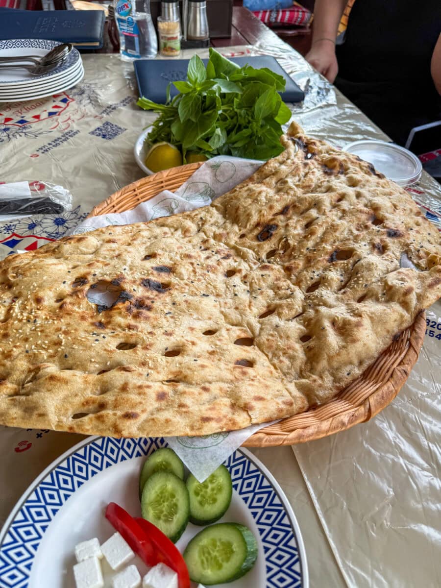 Sangak, een Iraans brood