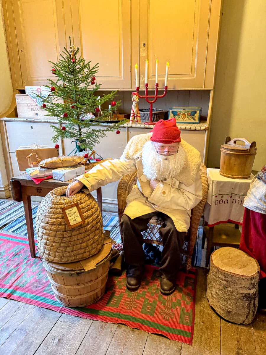 Kerstman bij Nääs Slott in Zweden