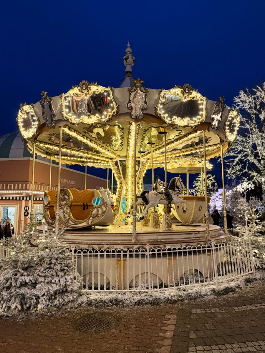 Draaimolen bij Park Liseberg in Zweden