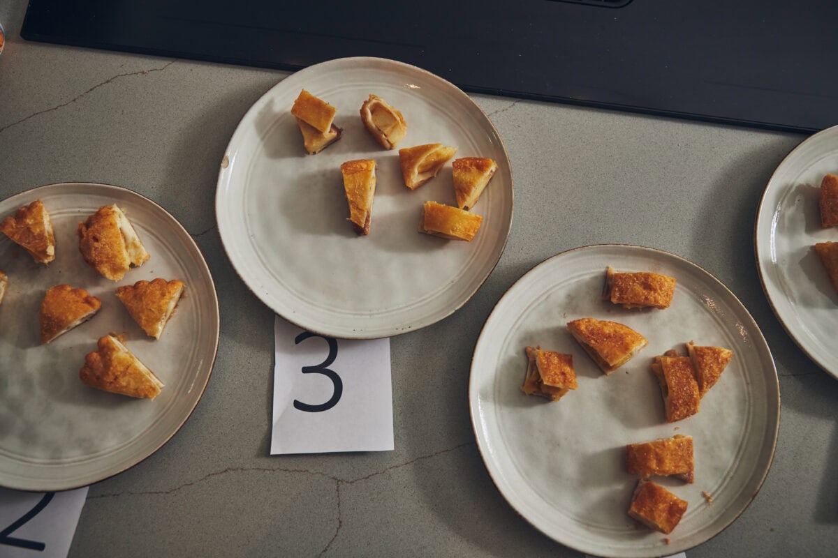 appelbeignets blind testen op bordjes