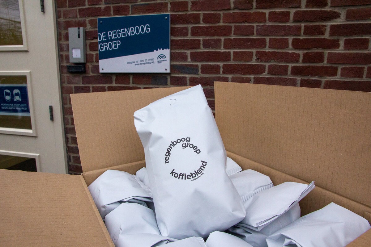 Coffeecompany koffie in zakken in een doos
