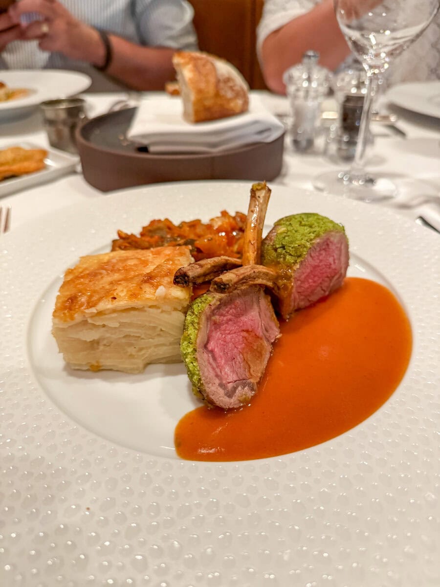 Fine dining met lamsvlees bij Oceania Cruises
