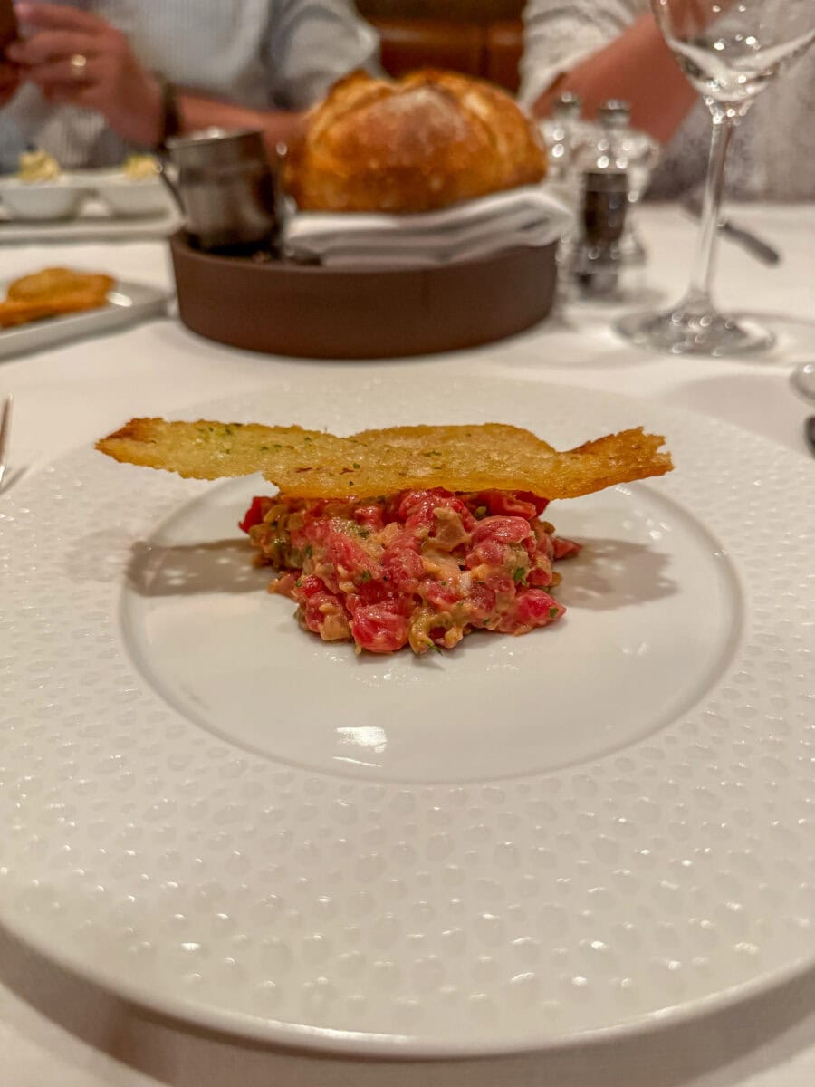 Steak tartare aan boord van de Allura