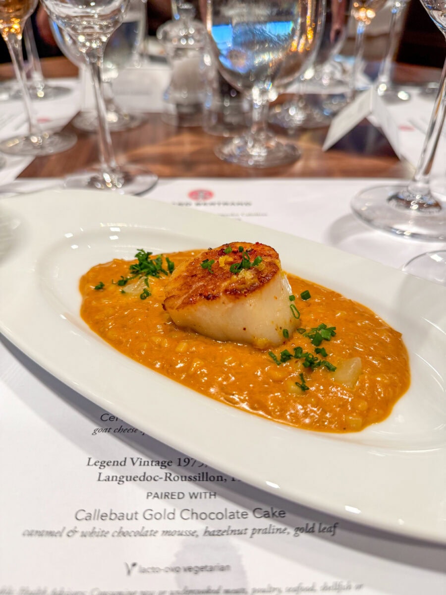 Coquilles met inktvis en bisque
