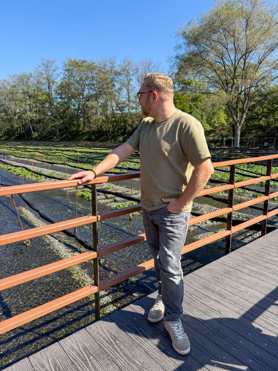Bas Erkens bij Daio Wasabi Farm in Japan