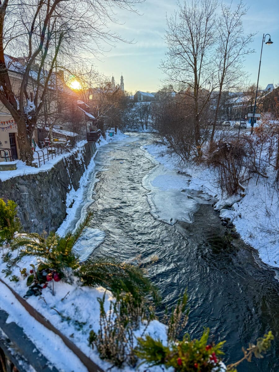 Rivier die door Vilnius stroomt