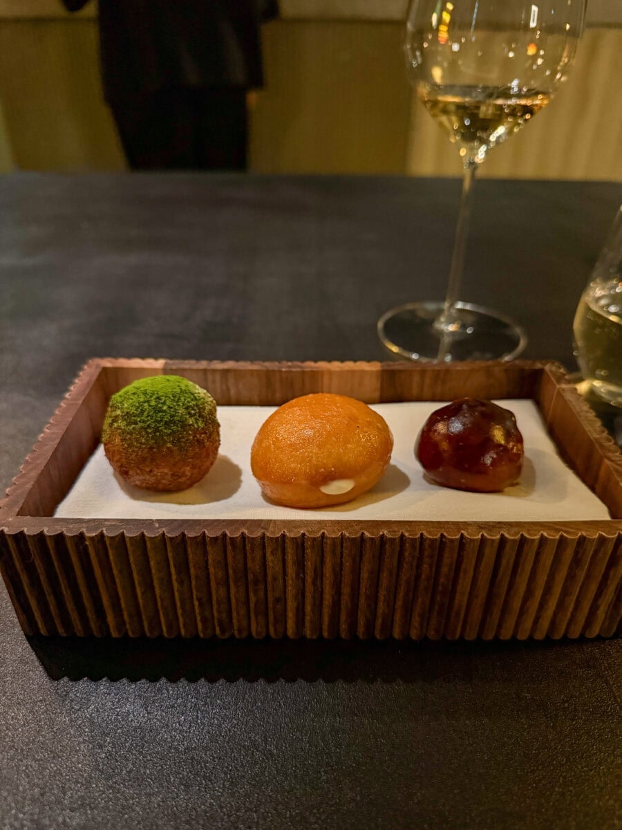 Verschillende soorten Litouwse donuts in Vilnius