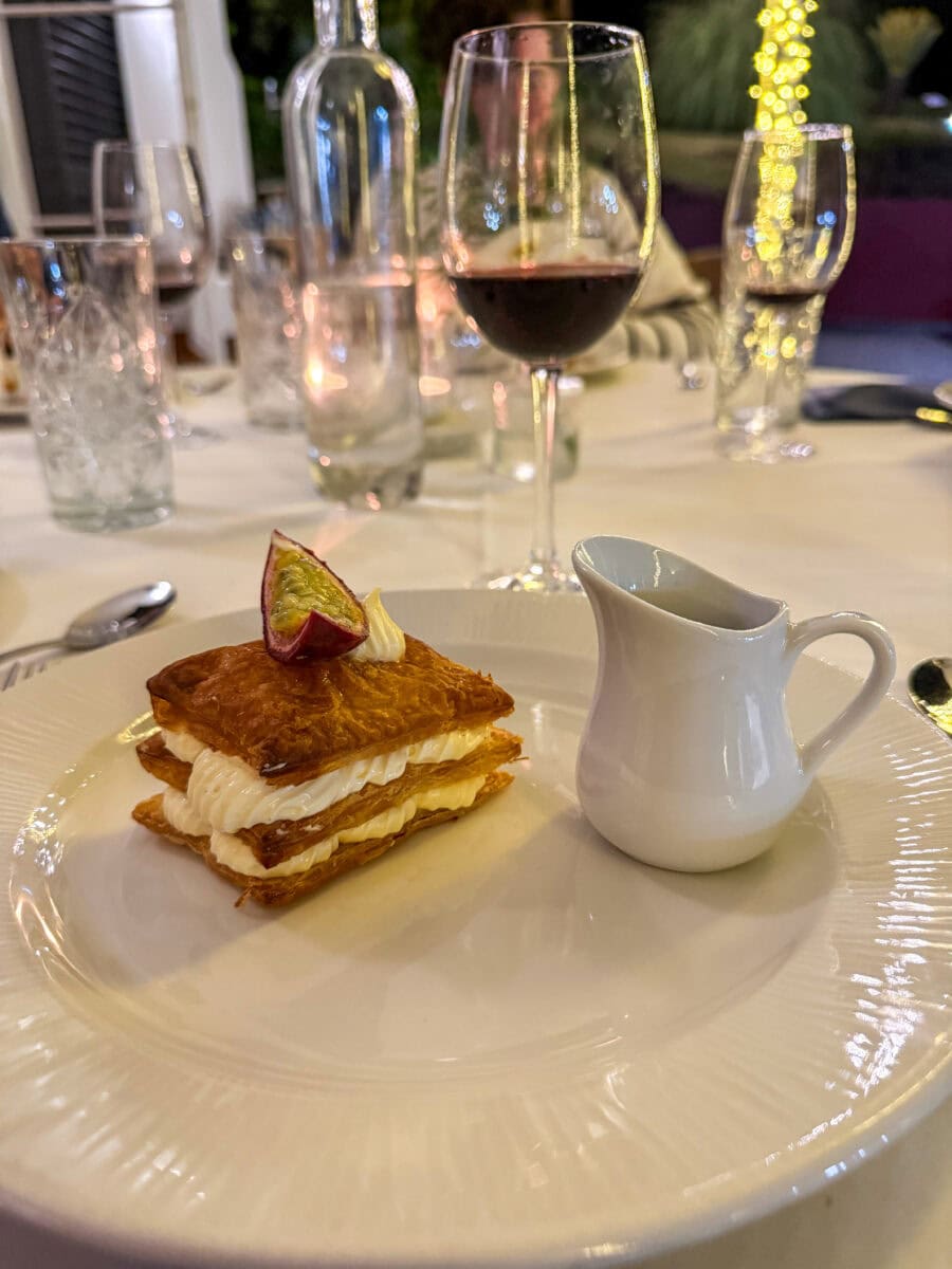 Millefeuille met banaan en passievrucht