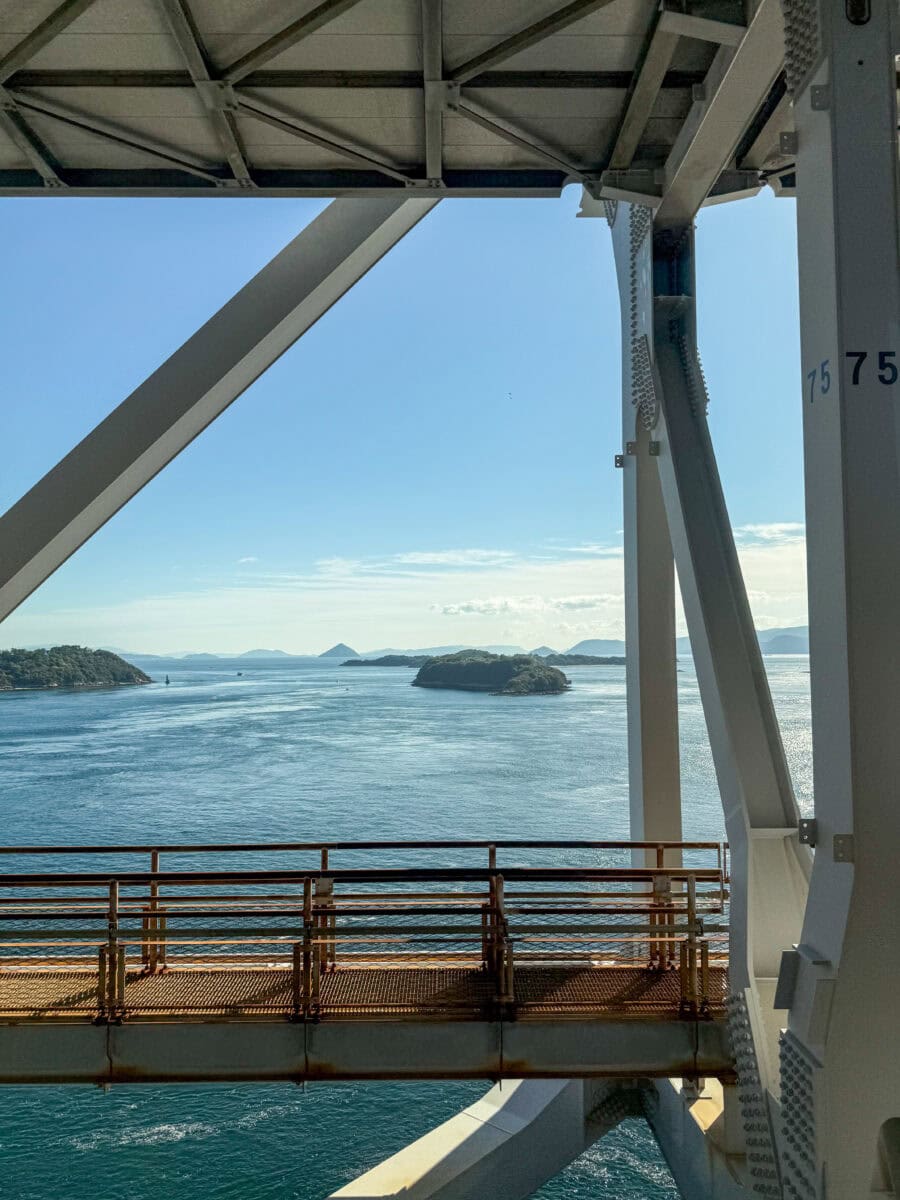 Uitzicht over Shikoku vanuit de trein