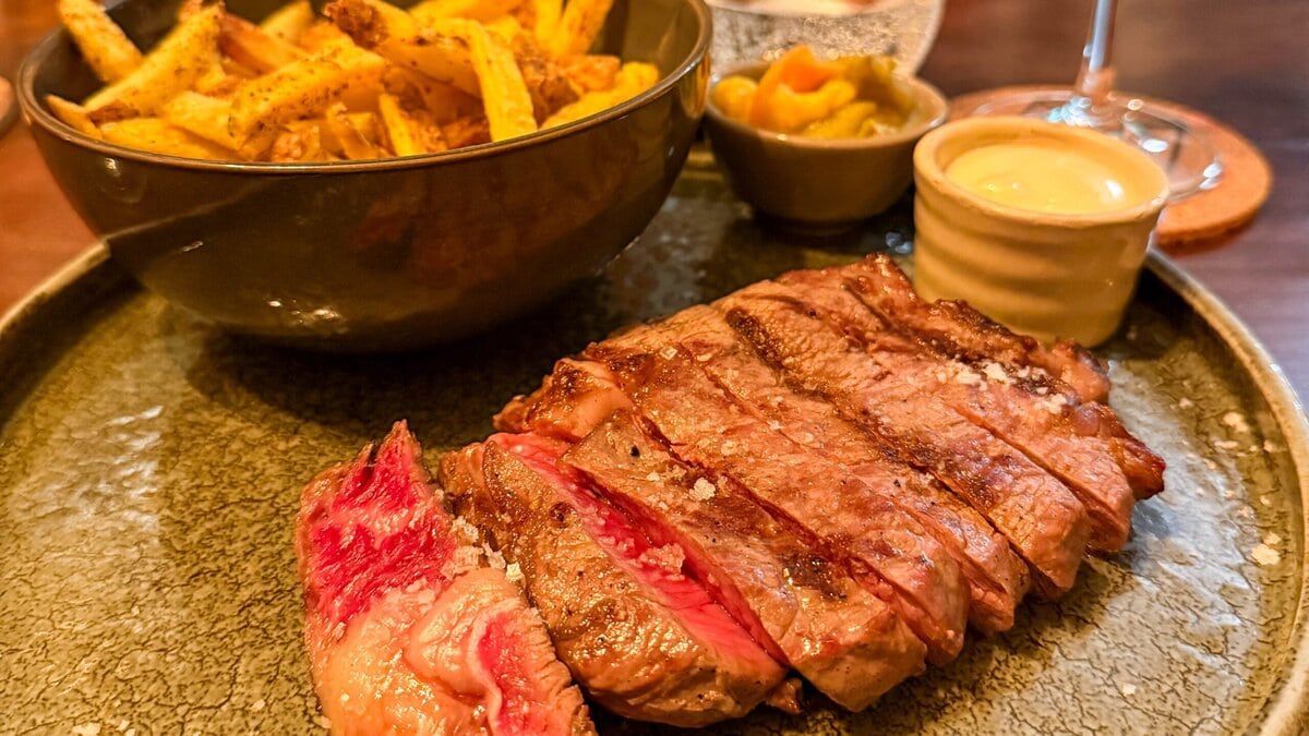 Steak frites bij KAMPO in Funchal