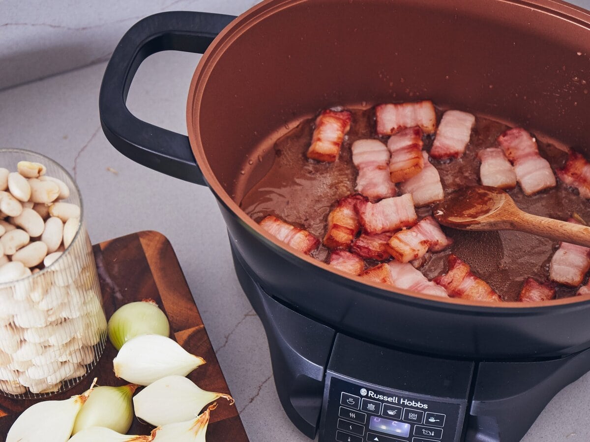 slowcooker met vlees erin