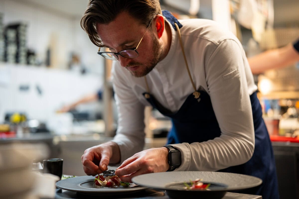 Chef-kok bij een restaurant in Leiden
