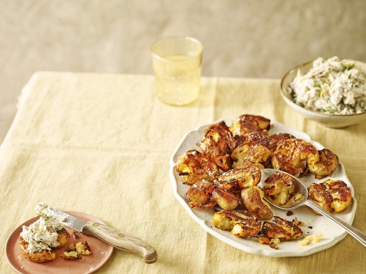 Krokante nieuwe aardappels met makreelpaté