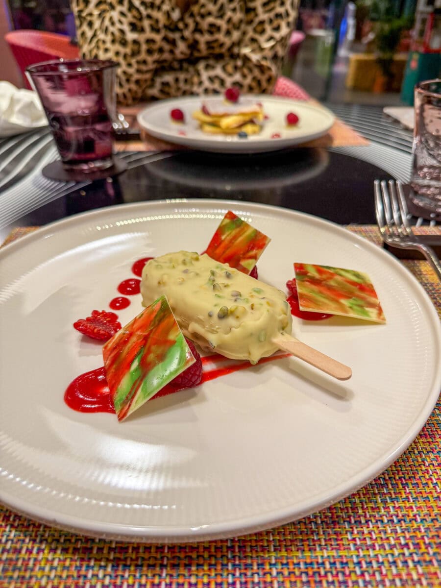 Magnum van witte chocolade en pistache