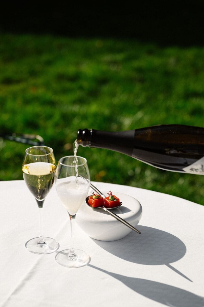 Champagne en amuse bij Château Neercanne in Maastricht