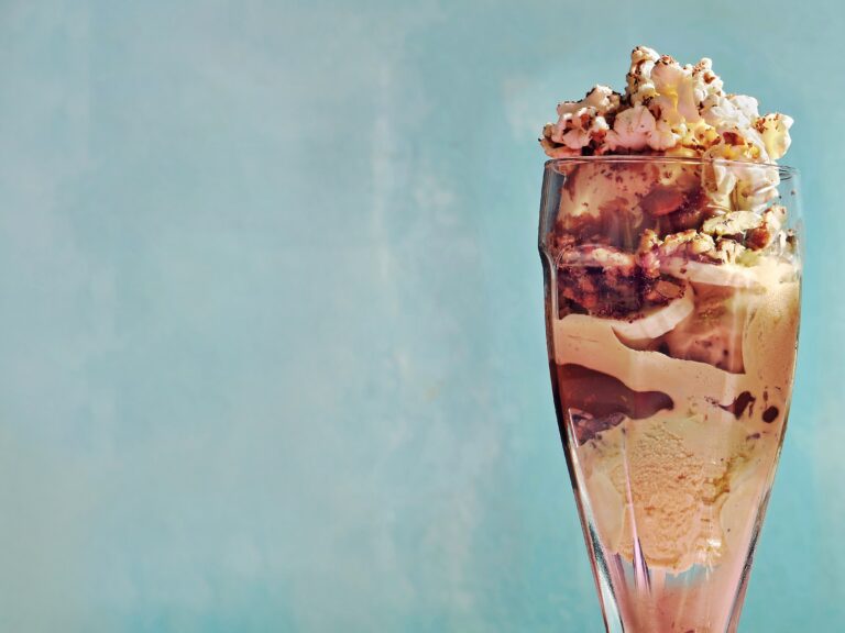 Gezouten pecan banoffee ijscoupe