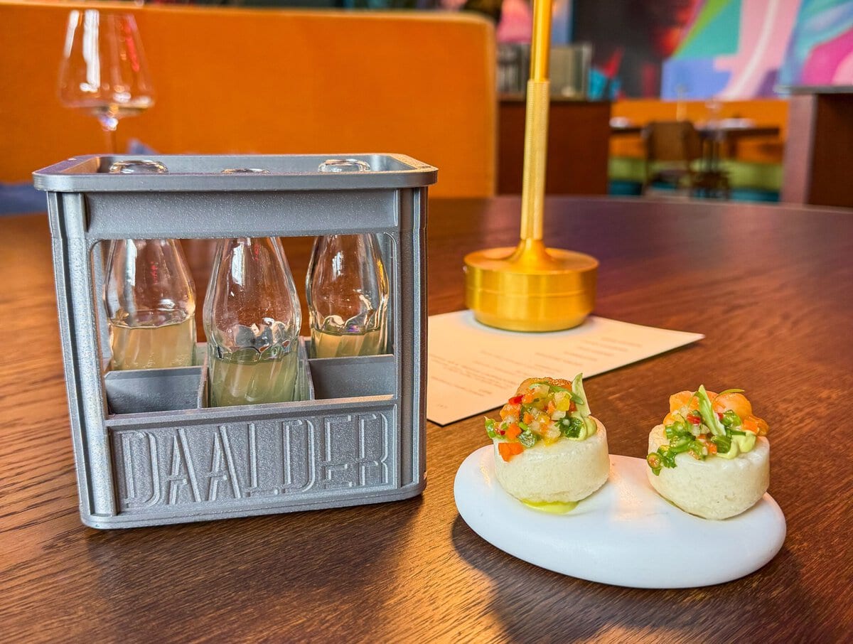 Amuse en kombucha bij Daalder in Amsterdam