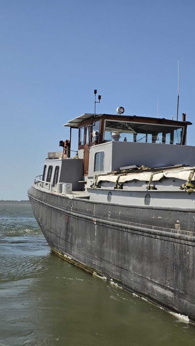 Binnenvaartschip van Wilde Wadoesters