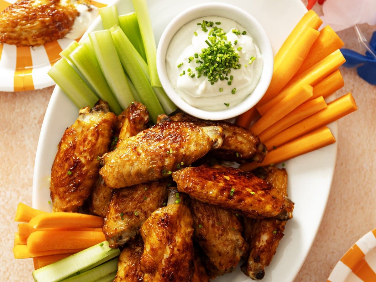 Buffalo wings met blauwe kaasdip