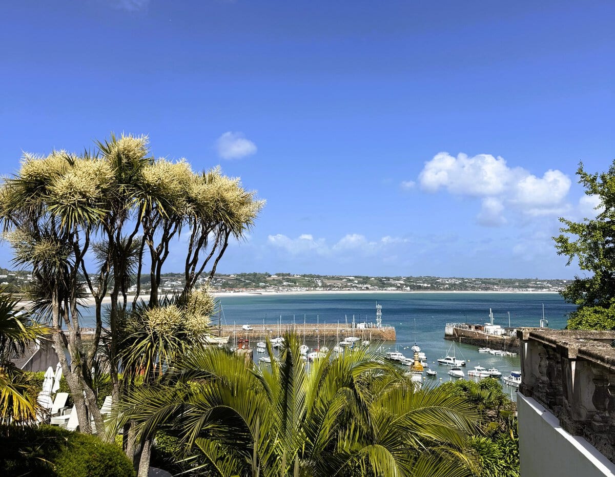 Uitzicht over de kust van Jersey