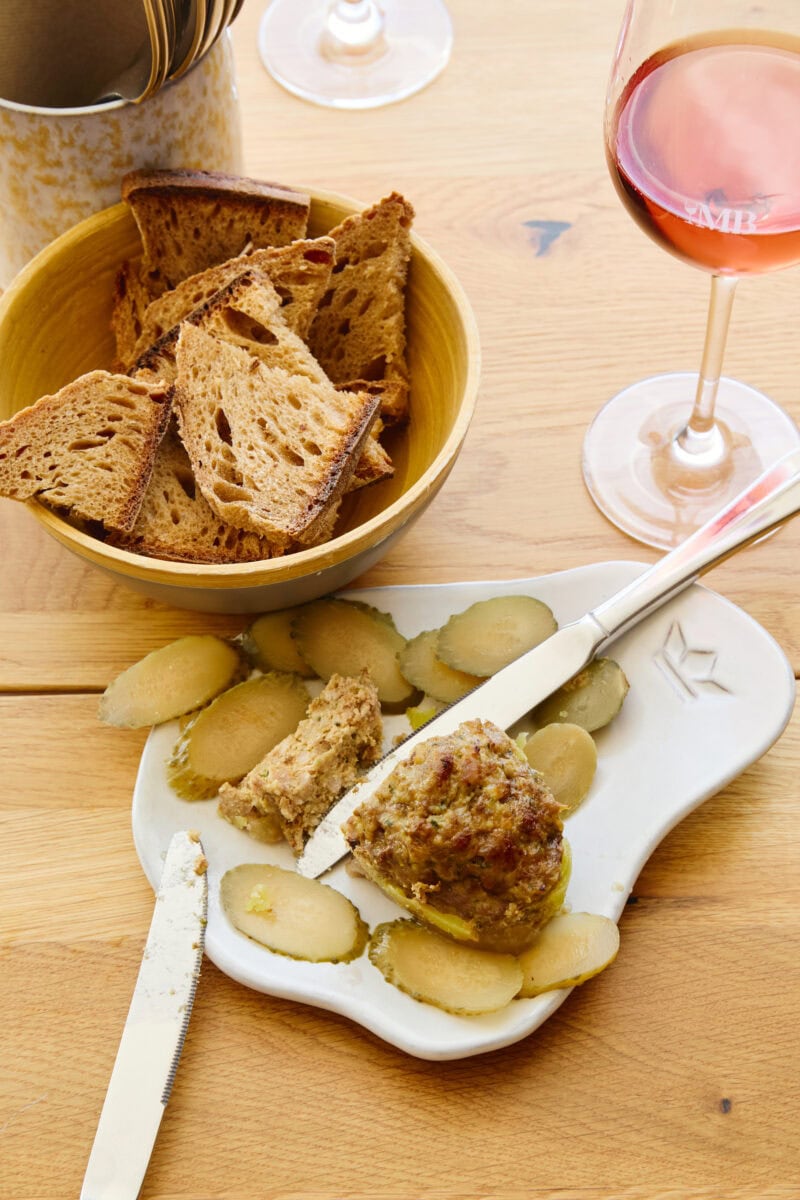 Paté bij een restaurant in de haven van Les Sables d'Olonne