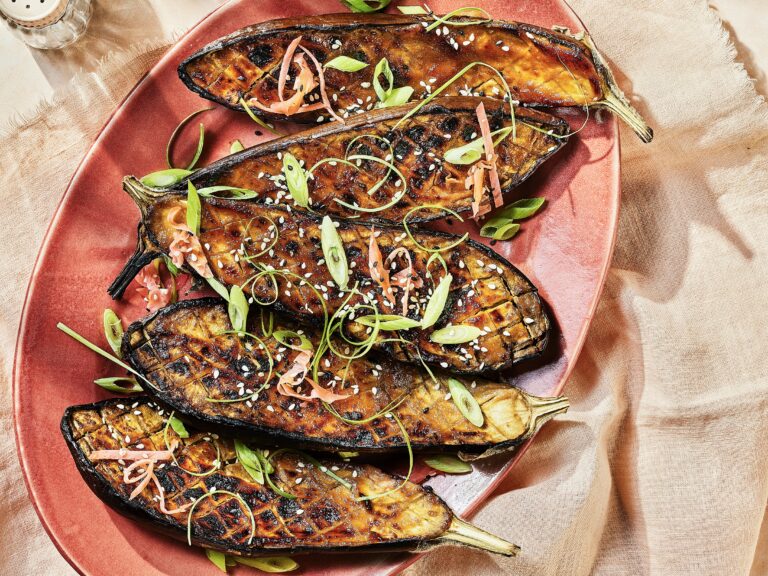 Sticky miso-gemberaubergine