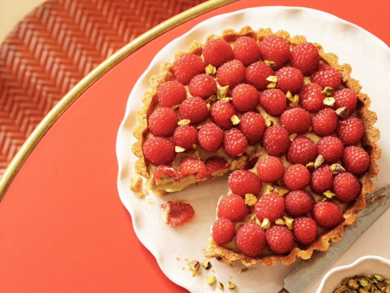 Tartelette met frambozen en pistache