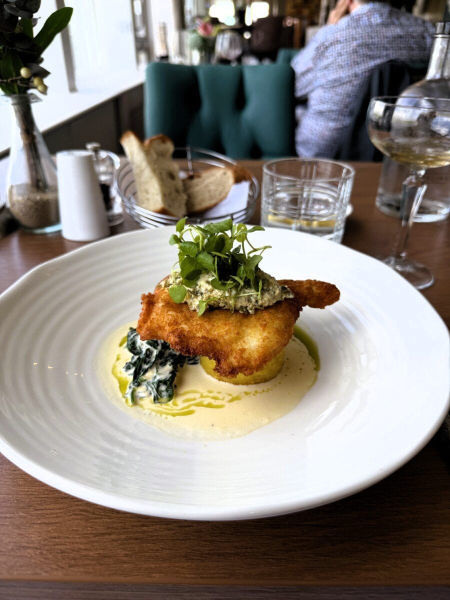 Fish & chips bij het Somerville Hotel, Jersey