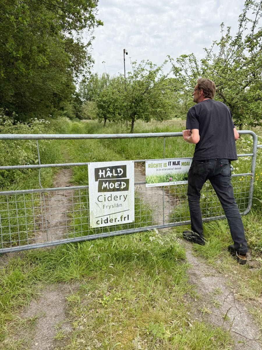 Yde Yntema van Hâld Moed Cidery in Hemelum