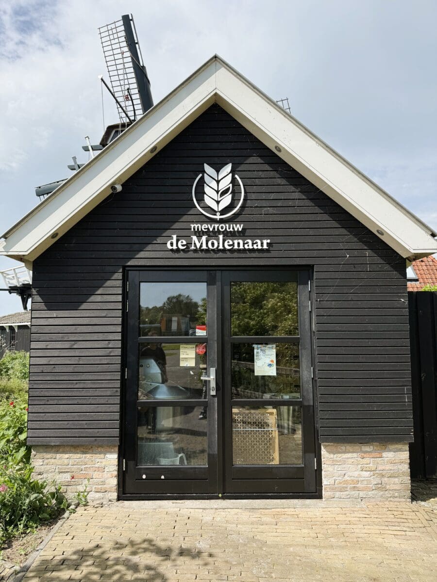 Mevrouw de Molenaar in Friesland