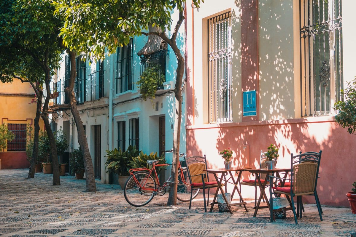 Straat in de Spaanse stad Sevilla