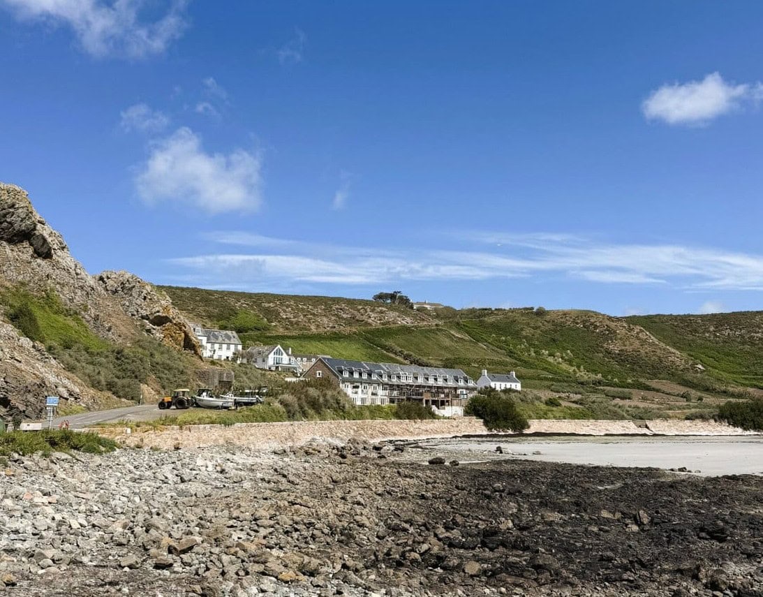 Strand op het eiland Jersey