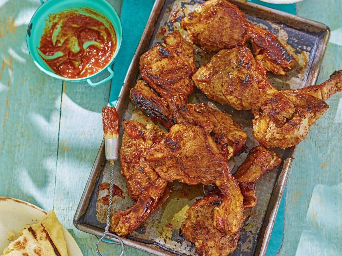 Lamskoteletten met een marinade van honing en harissa