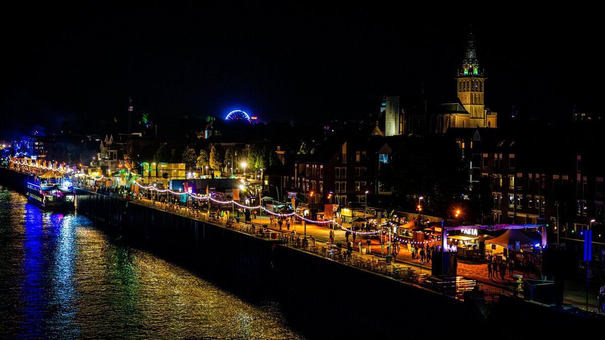 Smaakmarkt tijdens de Vierdaagsefeesten in Nijmegen