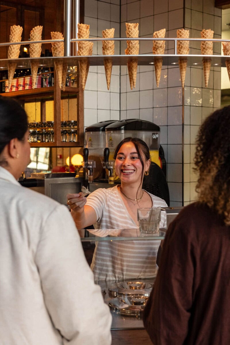 De Boule de Boule ijssalon en wijnbar in Amsterdam