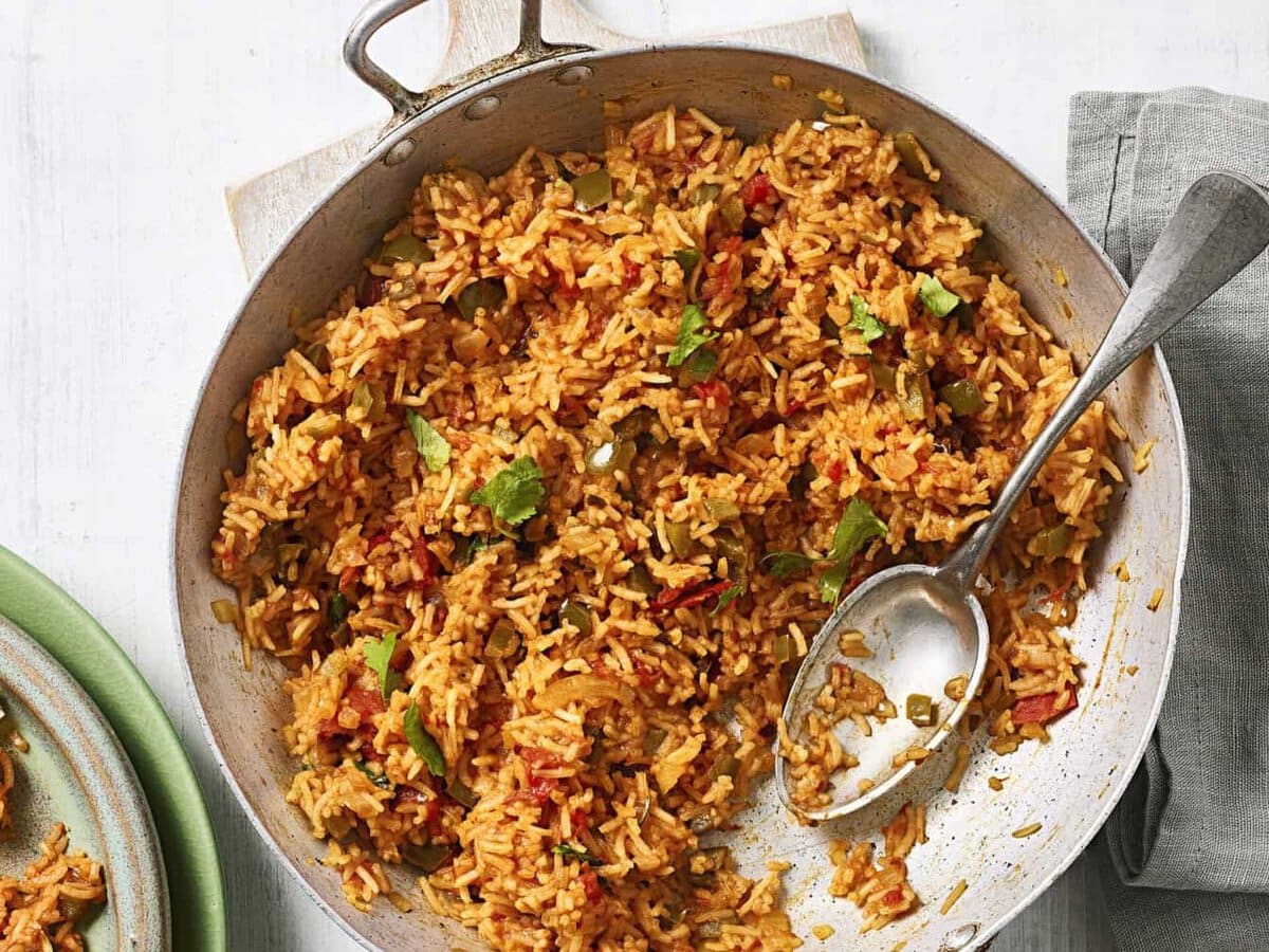 Mexicaanse rijst in een pan