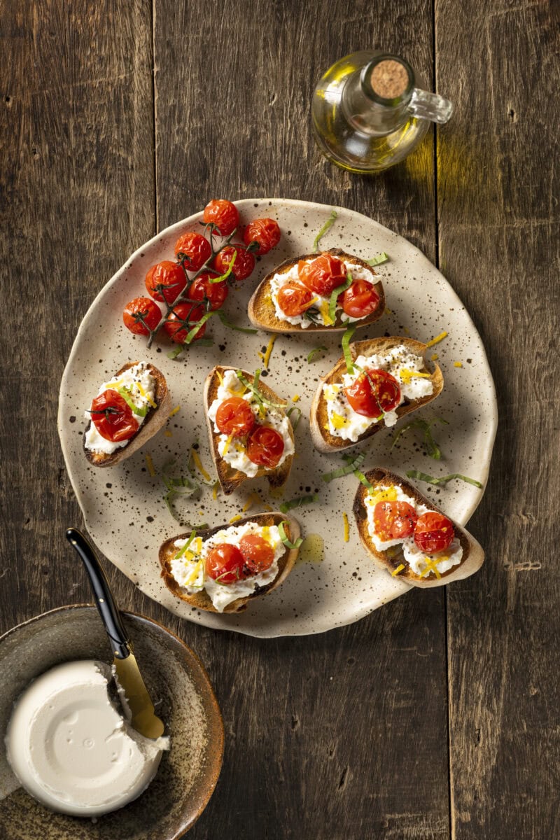 DOP - Crostini met ricotta geroosterde tomaat