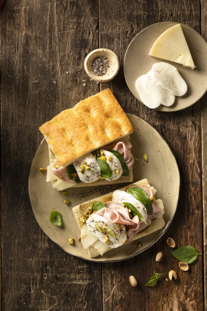 Foodies - DOP - Focaccia met Mozzarella Vaccina en Provolone