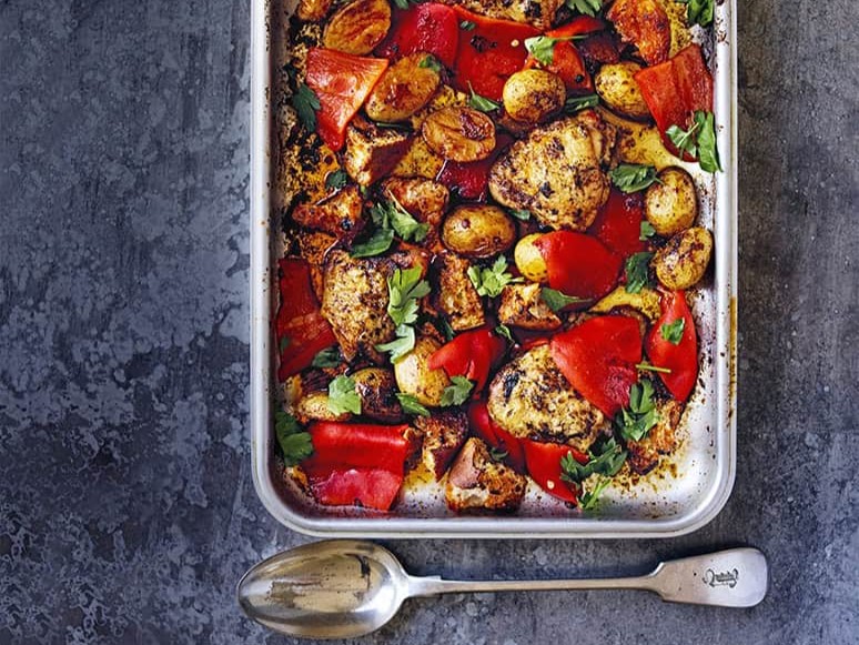 Kip-uit-de-oven-met-geroosterde-paprika