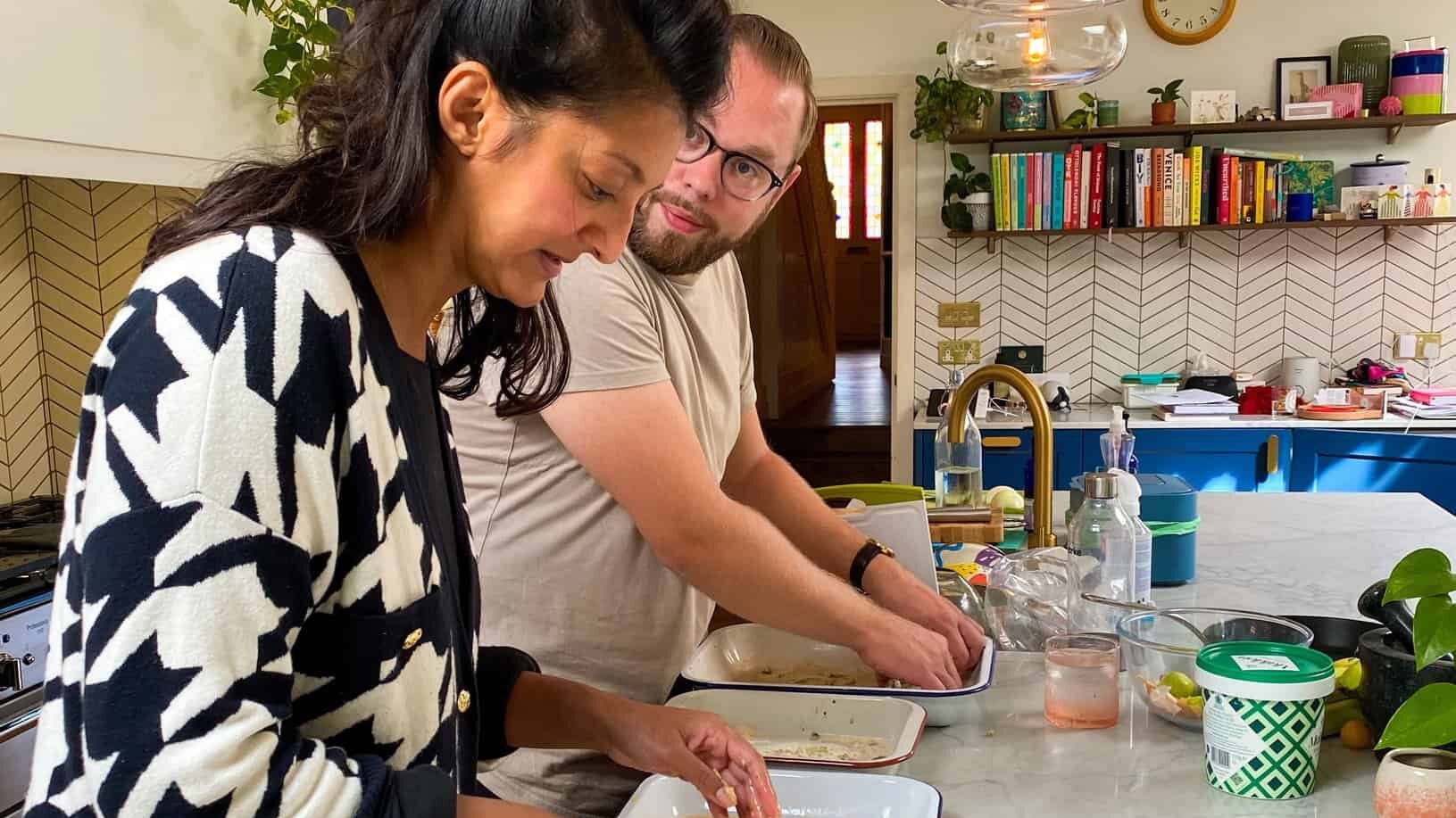 Rukmini Iyer en Bas Erkens koken uit India Express